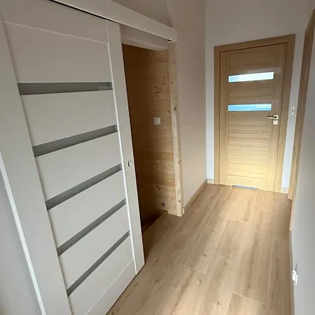 Dom Caloroczny - Jezioro I Las, Kaszuby Przewoz (Pomerania)