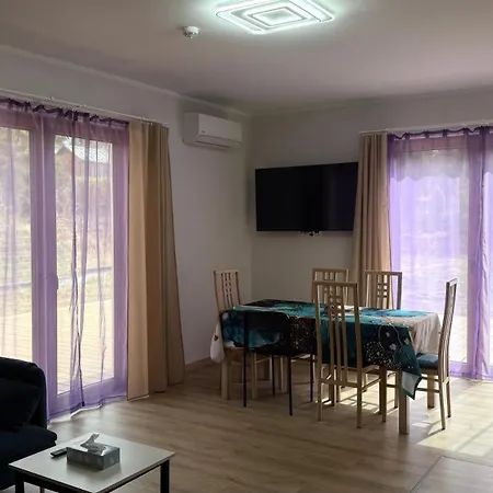 Dom Caloroczny - Jezioro I Las, Kaszuby Przewoz (Pomerania)